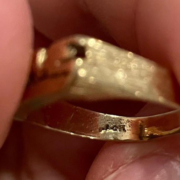 10K Love Ring - Picture 2 of 5